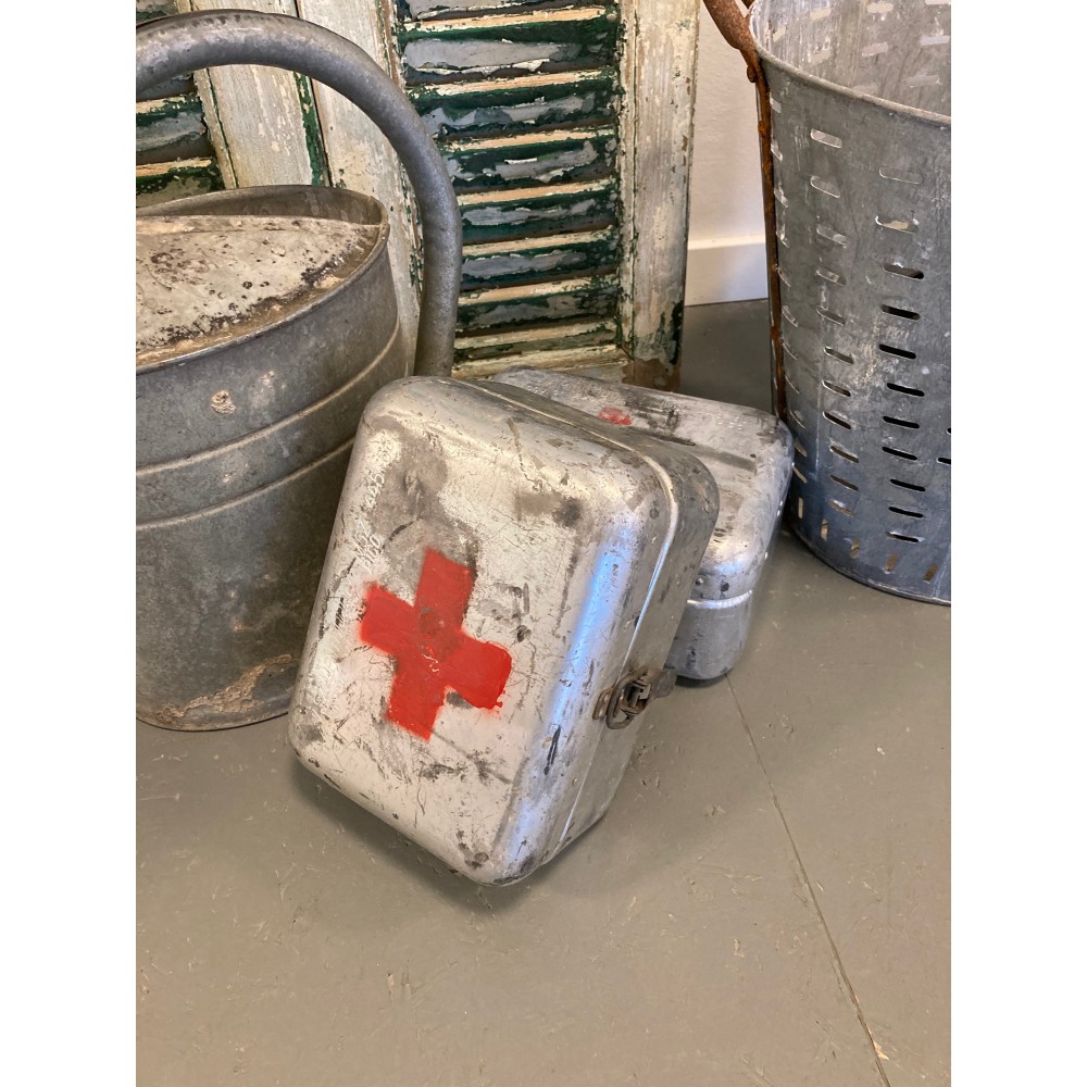 GammelFrstehjlpsKasseiAluminium-34